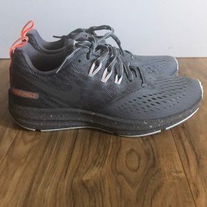 Nike Women’s Shield Zoom Winflo 4 Running Shoe